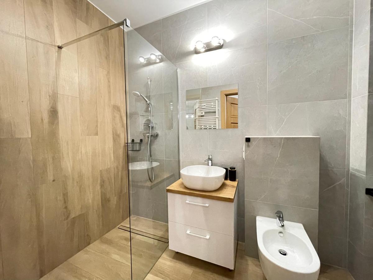 Superior Laguna Beskidow 3 Rooms! Sauna&Gym! Air Condition! Zarzecze  Luaran gambar